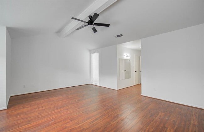 Building Photo - 5867 Sugar Hill Dr