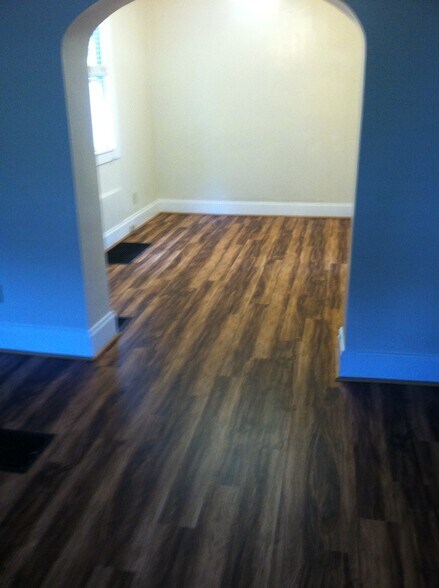 Living Room - 1524 Westwood Ave