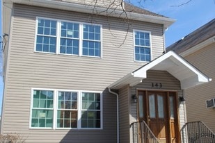 Building Photo - 143 Bellevue St