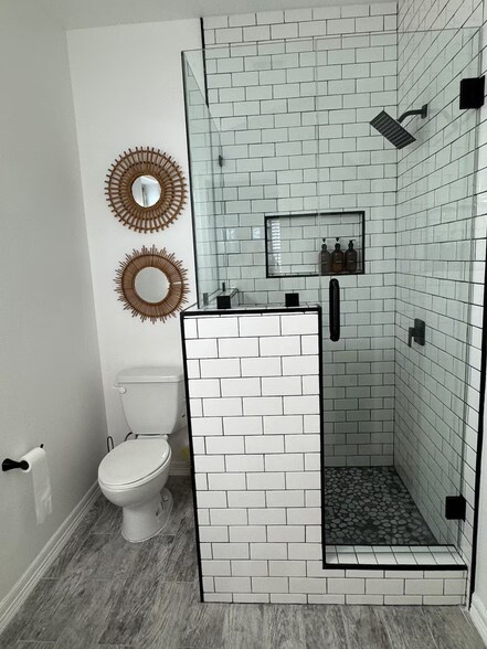 Master walk in bath - 2304 Llano Mediano Ln