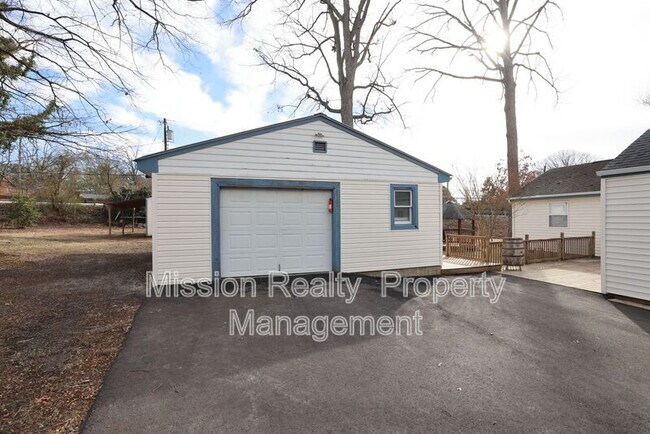 Building Photo - 8707 Mapleton Rd