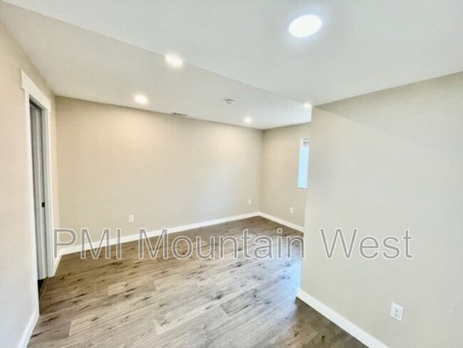 Building Photo - 762 Lacey Way