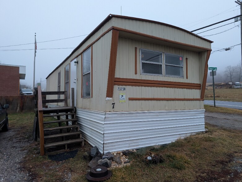 Building Photo - 25230 Zimmer Ln