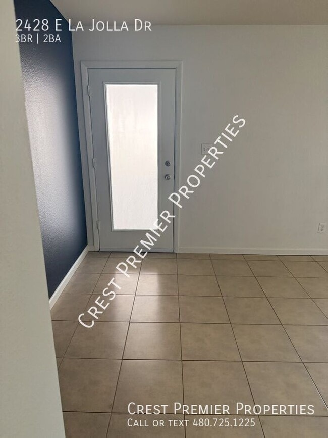Building Photo - 2428 E La Jolla Dr