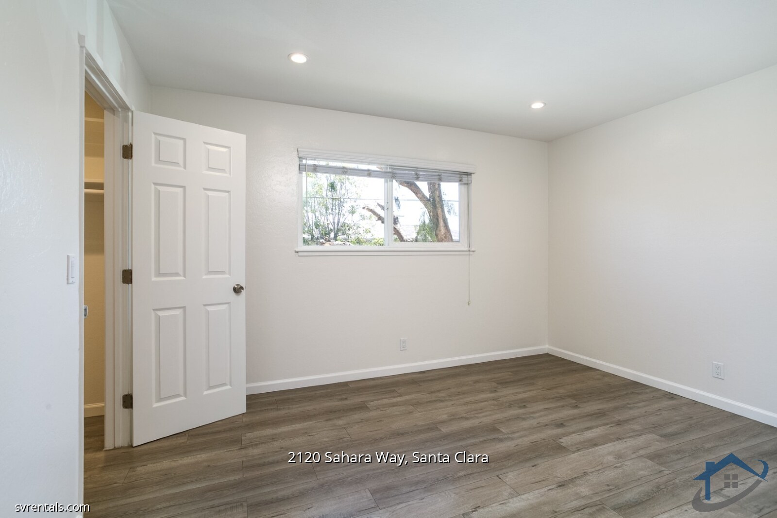 Building Photo - 2120 Sahara Way