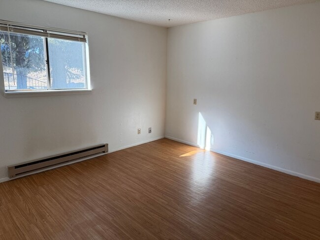 Building Photo - 2932 Holly Ave