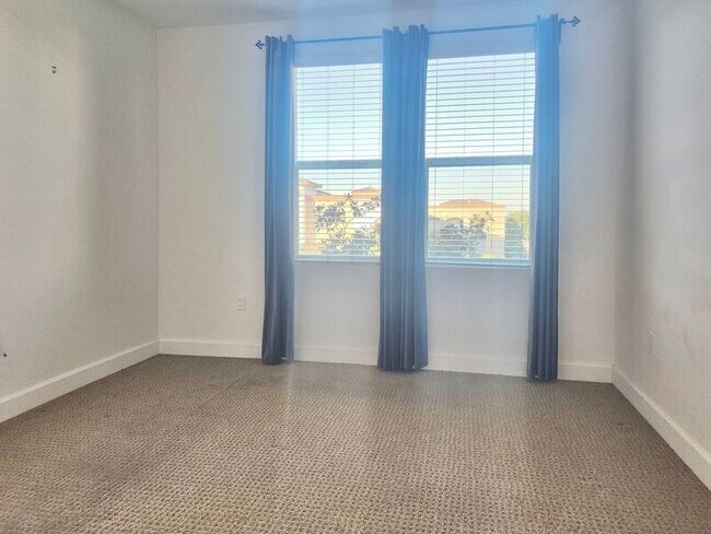 Building Photo - 12842 Palm St