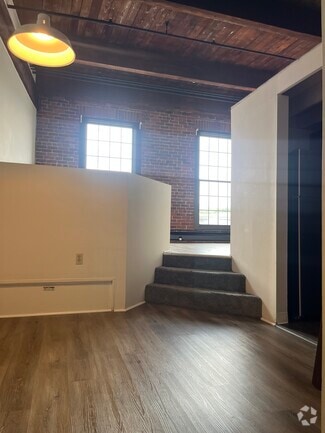 Building Photo - 84 Union Pl