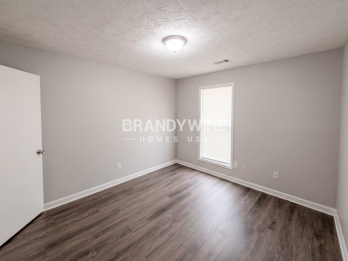 Building Photo - 5900 Homestead Cir