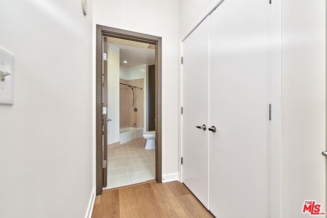 Building Photo - 3810 Wilshire Blvd