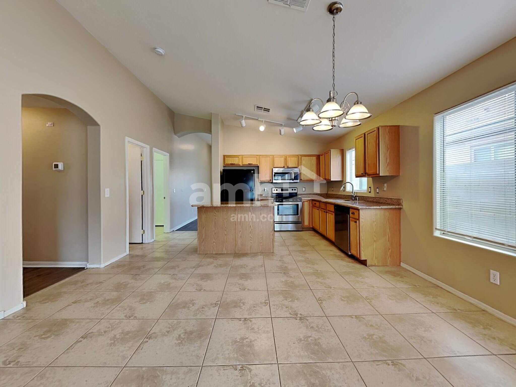 Building Photo - 45611 W Tulip Ln