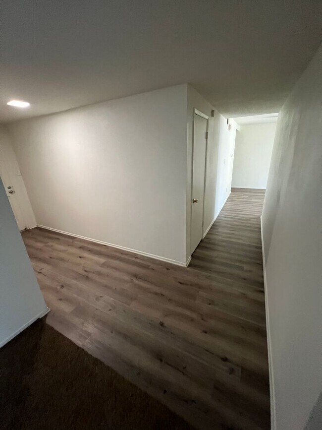 Building Photo - 4 bedroom 2 bath,  fenced yard w/ fruit tr...