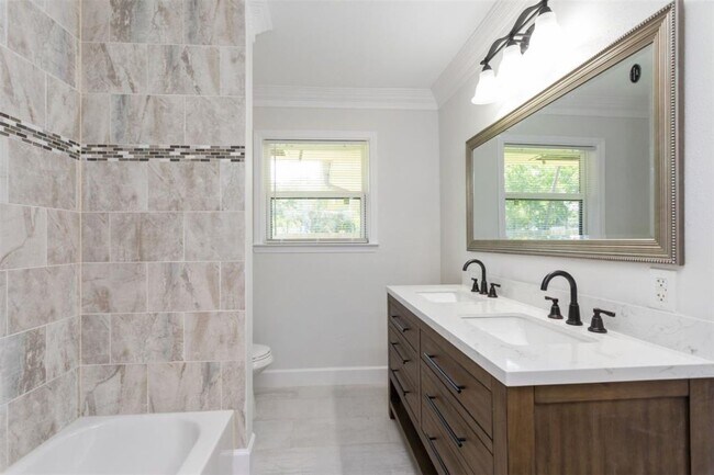 Building Photo - 10825 Willowisp Dr