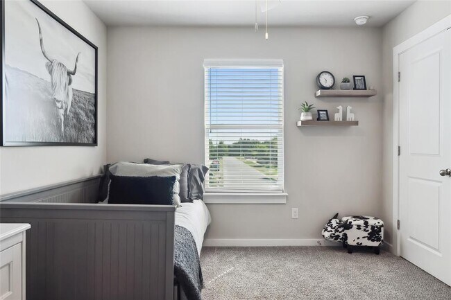 Building Photo - 523 Powell Dr