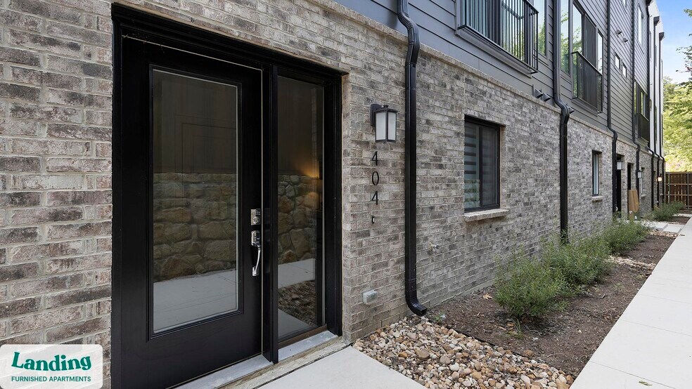 Building Photo - 2206 Arroyo Ave