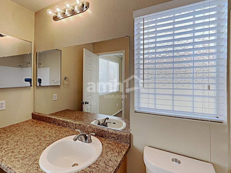 Building Photo - 4076 Orleans Ct