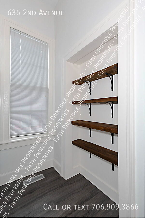 Building Photo - 636 2nd Ave