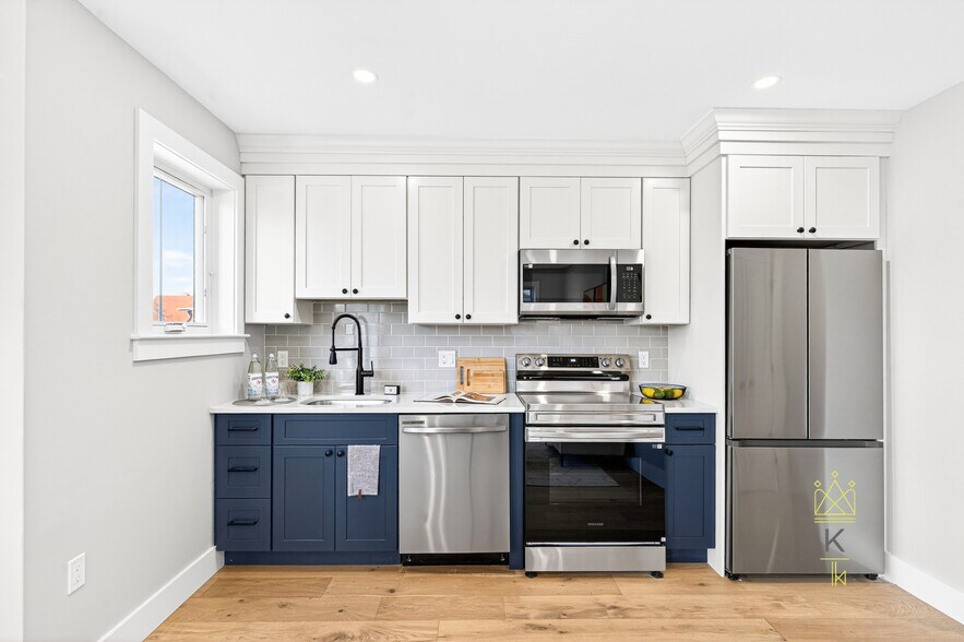 Building Photo - 584 Cambridge St