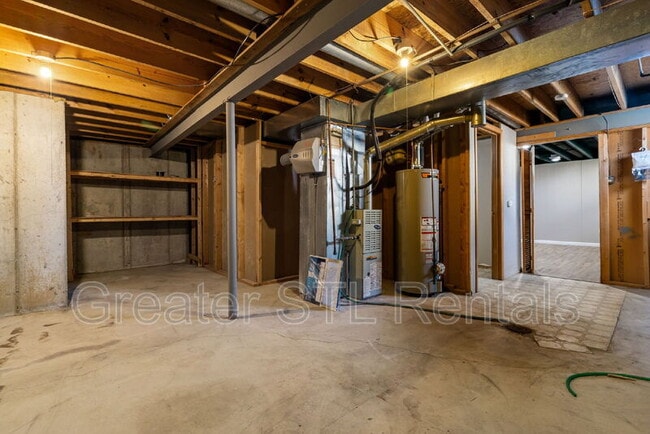 Building Photo - 208 Laurelwood Dr