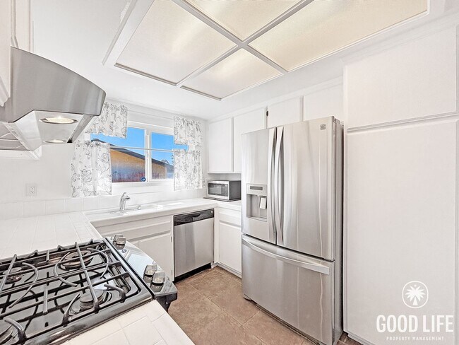 Building Photo - Beautiful 3BD/2BA House in Encanto W/ A/C, W/D, 2-Car Garage, Large Front & Backyard!