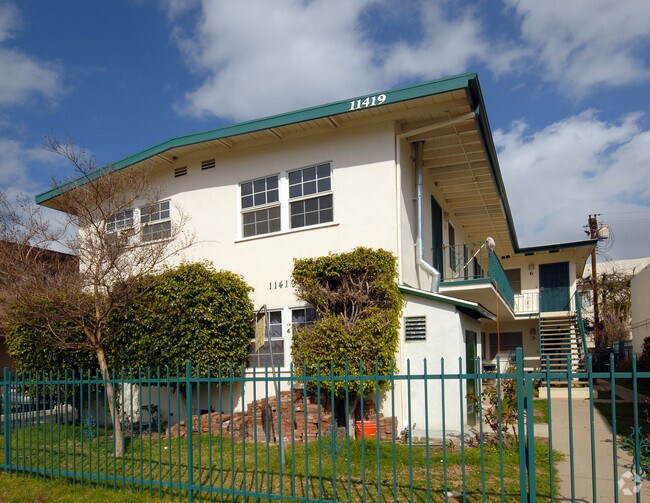 Building Photo - Cumpston Apts