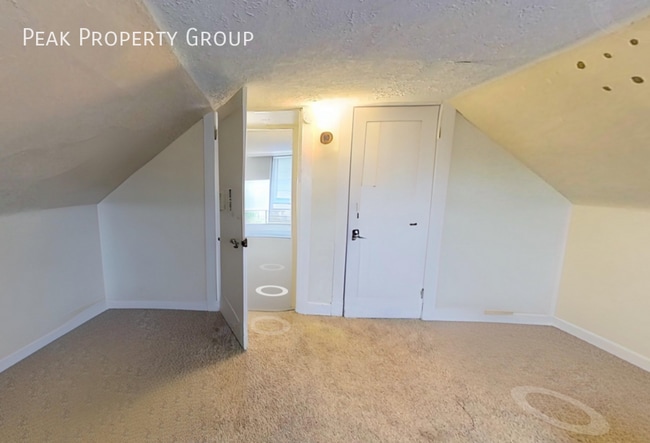 Building Photo - 2545 Vestry Ave