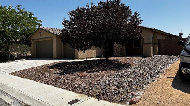 Building Photo - 5819 Badlands Ln