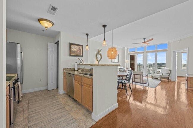 Building Photo - 419 Sky Sail Blvd