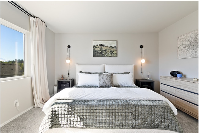 Building Photo - 6672 Udall Pl SE