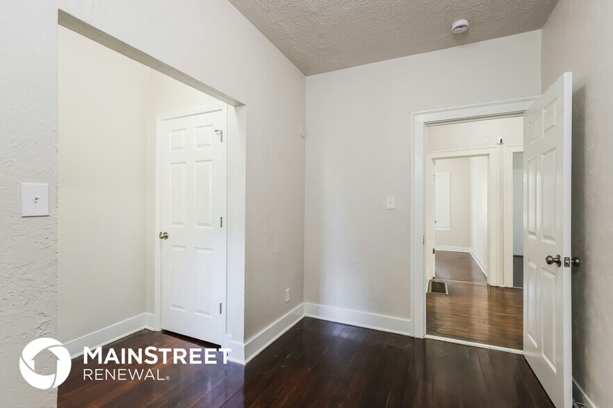 Building Photo - 110 S 41st St