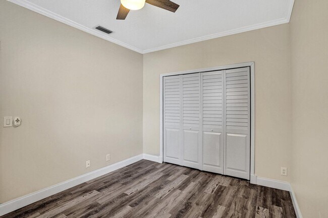 Building Photo - 16658 La Mesa Dr