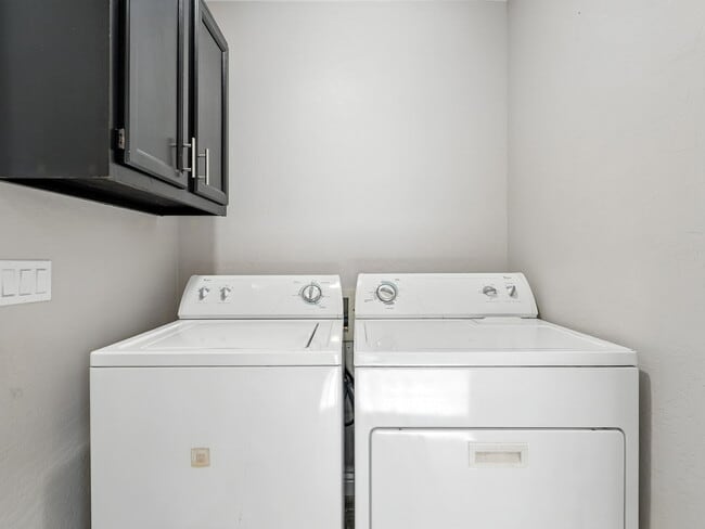 Building Photo - 3535 E Covina St
