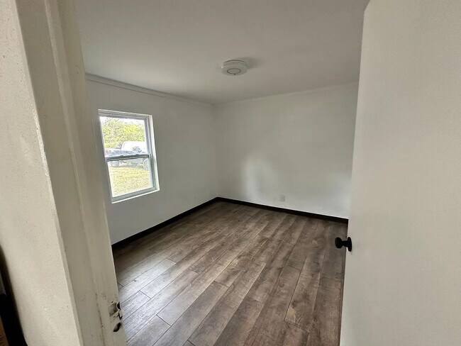 Building Photo - 112 Baptist Ct