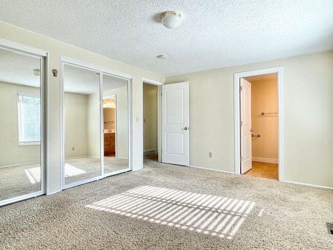 Building Photo - Skiers Haven Near Cottonwood Canyons!