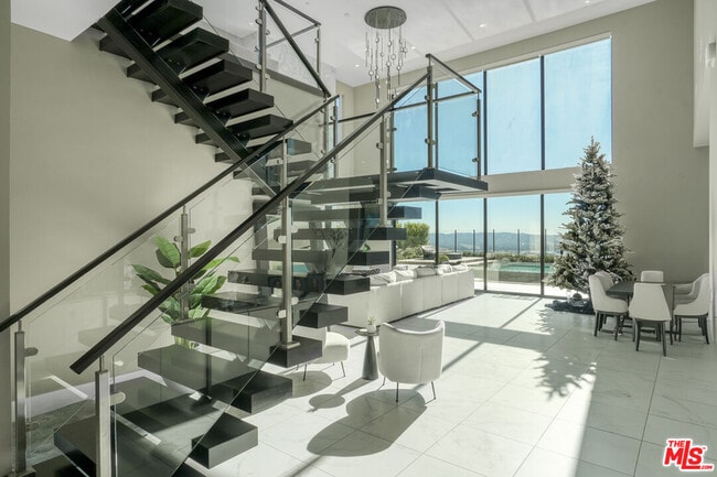 Building Photo - 20306 Willoughby Ln