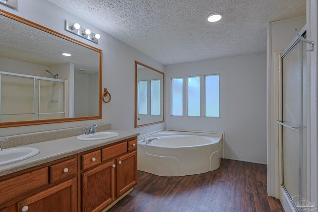 Building Photo - 6850 Bratt Rd