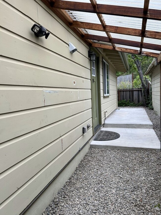 Building Photo - Tranquil Tiny House Living