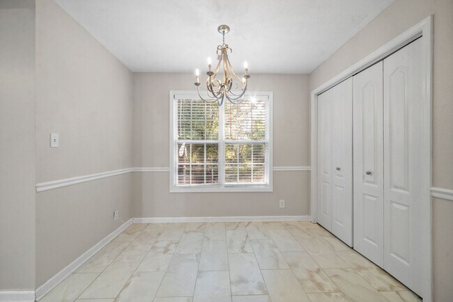 Building Photo - 2845 Teakwood Dr