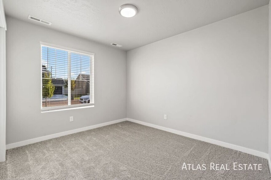 Building Photo - 1806 E Eddington St