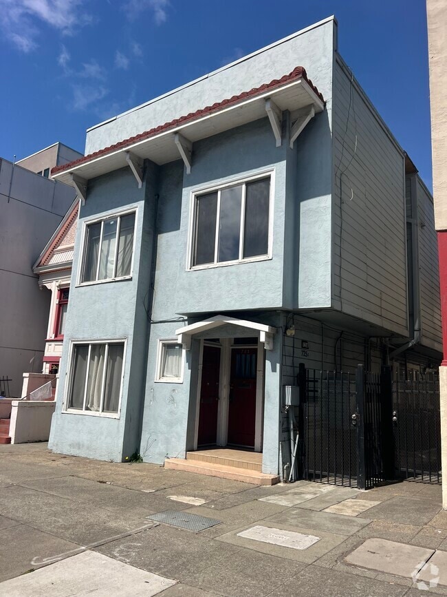 Building Photo - 725 Madison St