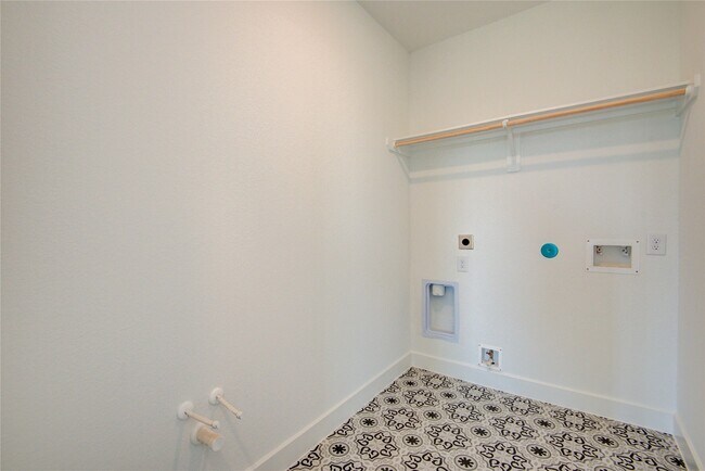 Building Photo - 21803 Fitzroy Mnr Ln