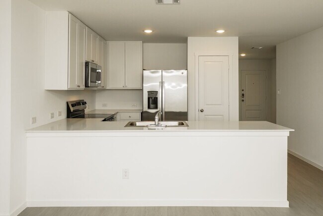 Building Photo - 548 Roquefort St