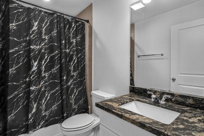 Building Photo - 5428 Encanto Dr