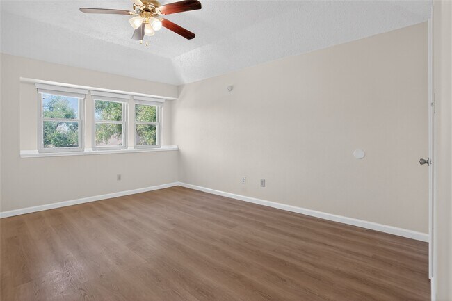 Building Photo - 1211 Berrystone Trail