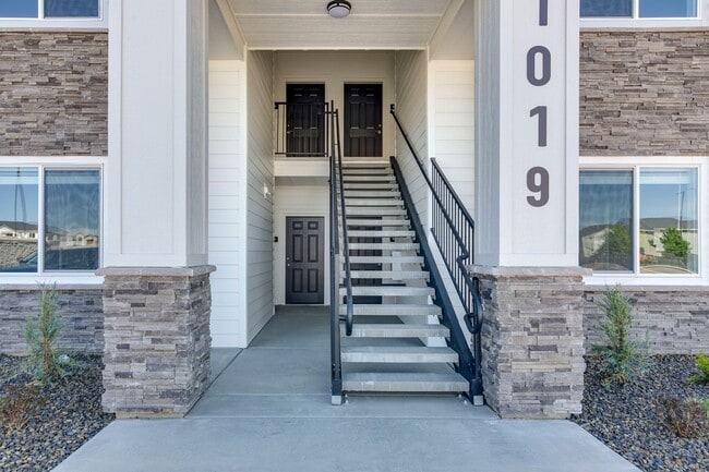 Building Photo - 2 Bedroom Apartments in Caldwell With Style, Convenience & Comfort!