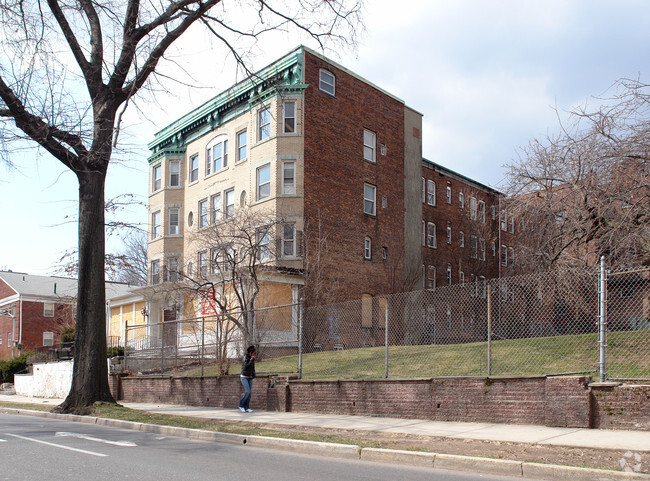 Building Photo - Eden House