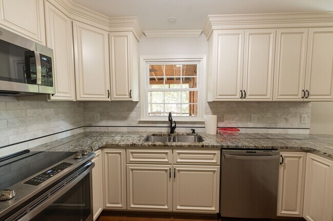 Building Photo - 5517 Robinridge Rd