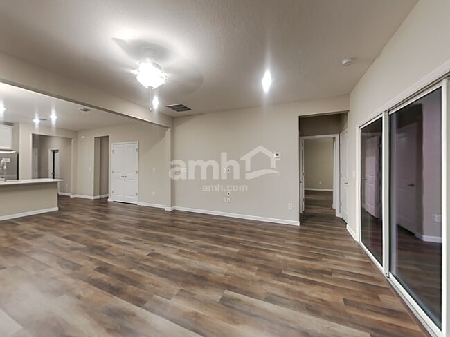 Building Photo - 262 Hemlock Point