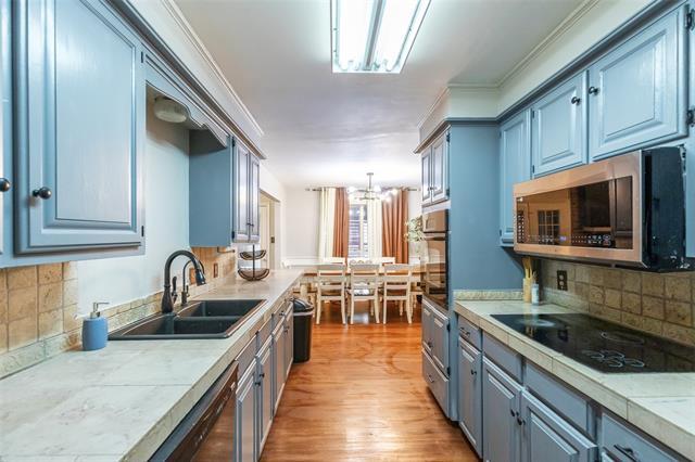Building Photo - 857 Chaucer Dr