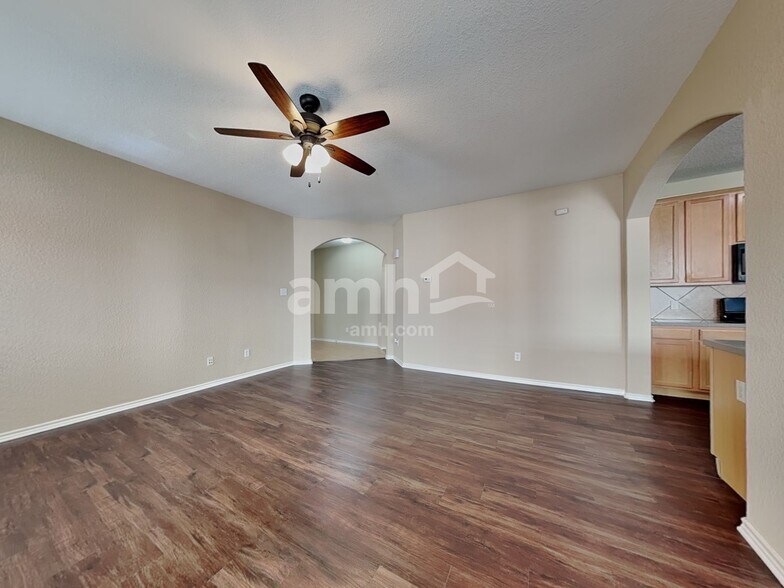 Building Photo - 9215 Birch Springs Dr